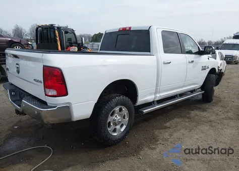 2016 Ram 2500 Big Horn z USA, uszkodzony, nr VIN 3C6UR5DL1GG120783